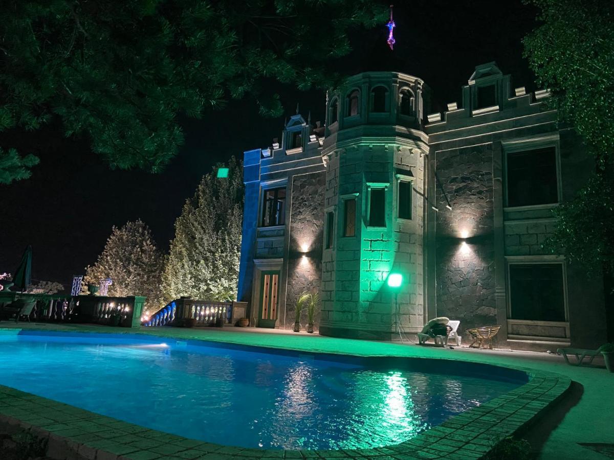 X Hotel Yerevan Exterior photo