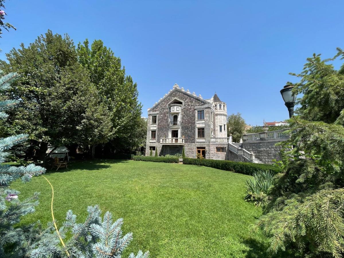 X Hotel Yerevan Exterior photo